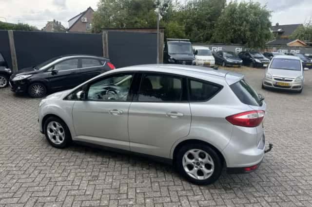 Ford C-Max (2015) thumbnail 4