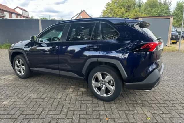 Toyota RAV4 (2021) thumbnail 4