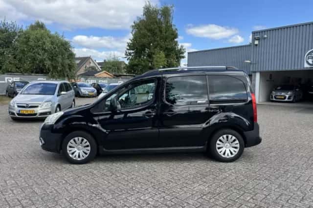 Citroën Berlingo (2010) thumbnail 2