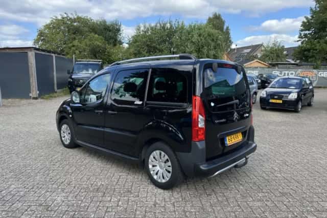 Citroën Berlingo (2010) thumbnail 3