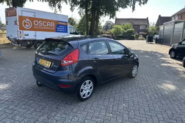 Ford Fiesta (2010) thumbnail 6