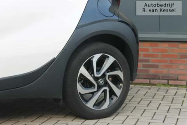 Toyota Aygo X (2023) thumbnail 4