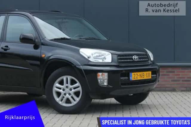 Toyota RAV4 (2003) thumbnail 2