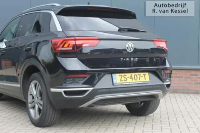 Volkswagen T-Roc (2019) thumbnail 4