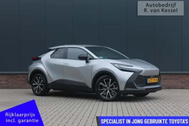 Toyota C-HR (2025) thumbnail 1