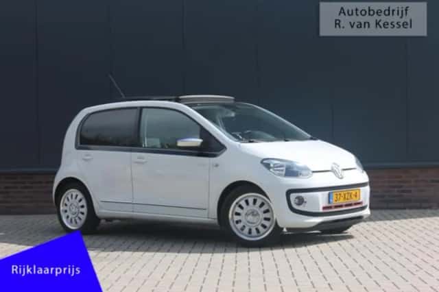 Volkswagen White (2012) thumbnail 1
