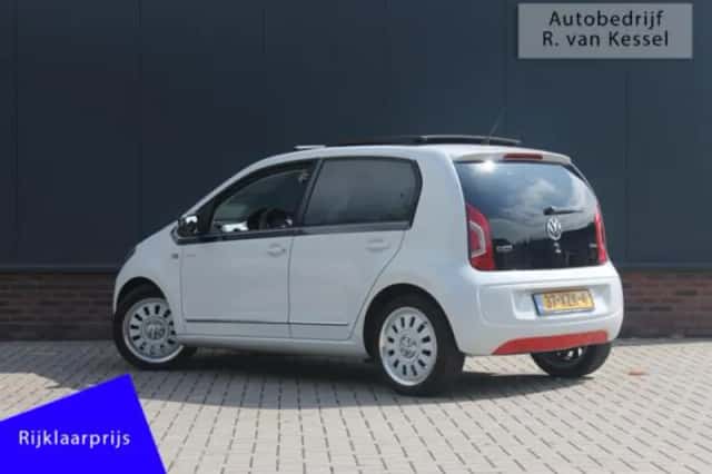 Volkswagen White (2012) thumbnail 3