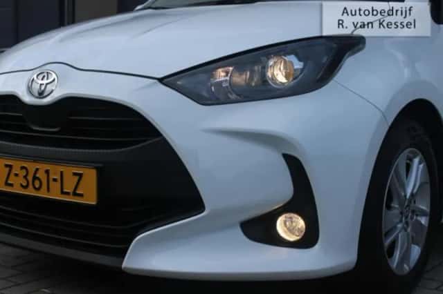 Toyota Yaris (2024) thumbnail 5