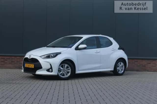 Toyota Yaris (2024) thumbnail 6