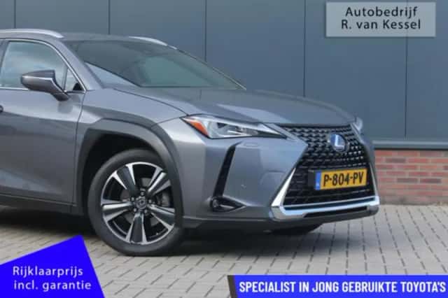 Lexus UX (2022) thumbnail 2