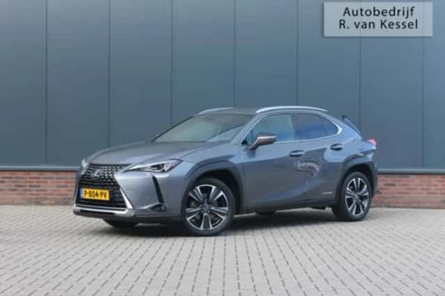 Lexus UX (2022) thumbnail 5