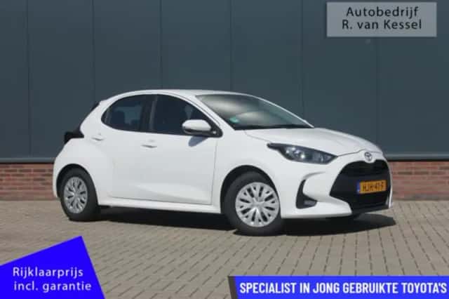 Toyota Yaris (2025) thumbnail 1