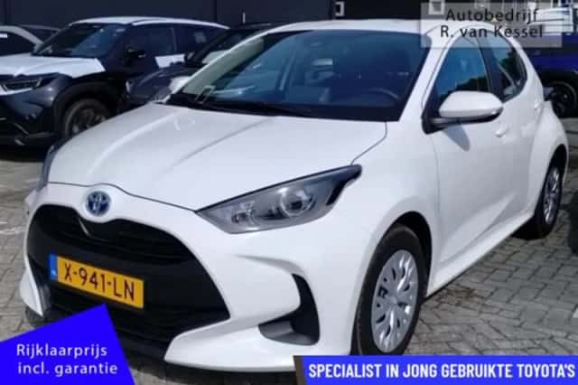 Toyota Yaris (2023) thumbnail 1