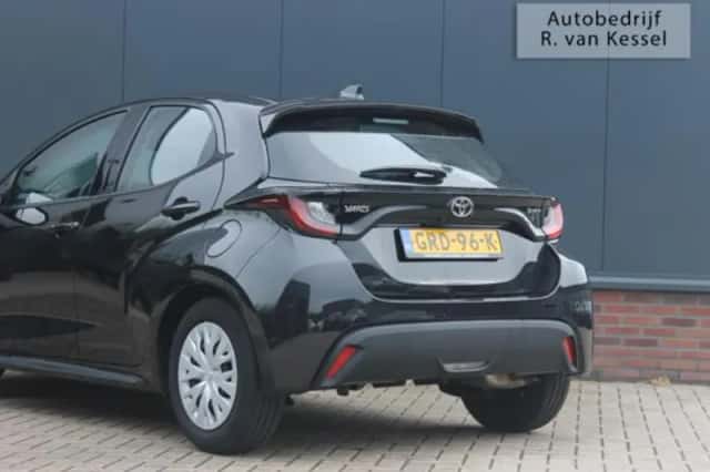 Toyota Yaris (2024) thumbnail 4