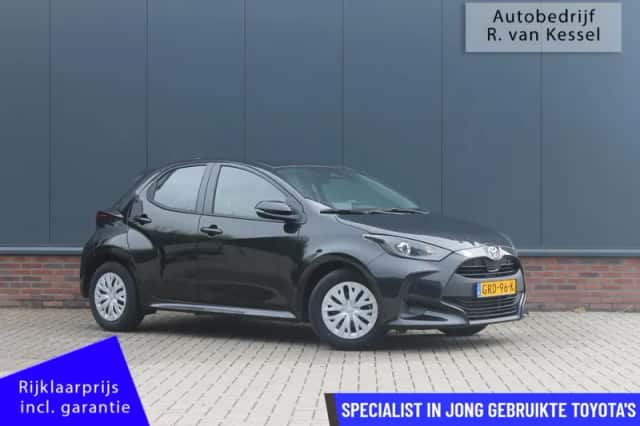Toyota Yaris (2024) thumbnail 1