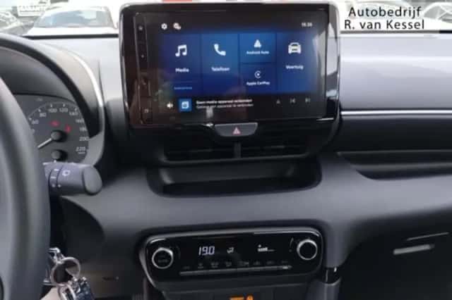 Toyota Yaris (2025) thumbnail 5