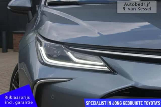 Toyota Corolla (2021) thumbnail 3