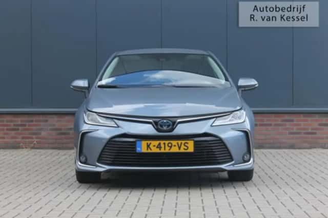 Toyota Corolla (2021) thumbnail 4