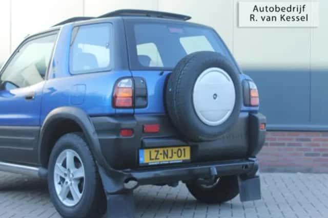 Toyota FunCruiser (1995) thumbnail 5