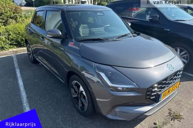Suzuki Swift (2025) thumbnail 2