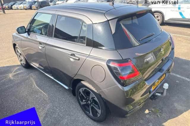 Suzuki Swift (2025) thumbnail 3