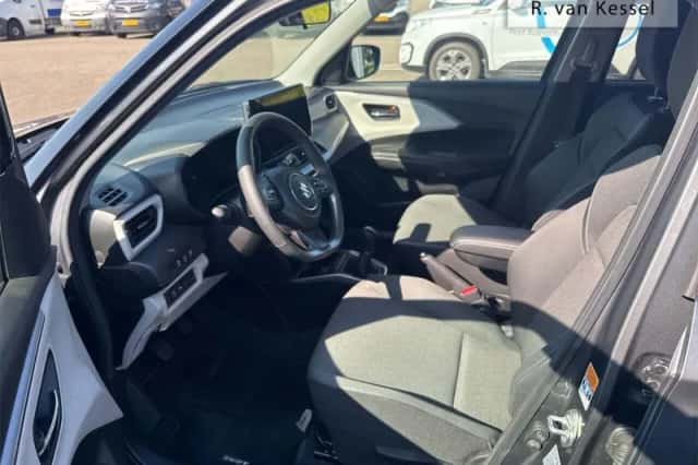Suzuki Swift (2025) thumbnail 6