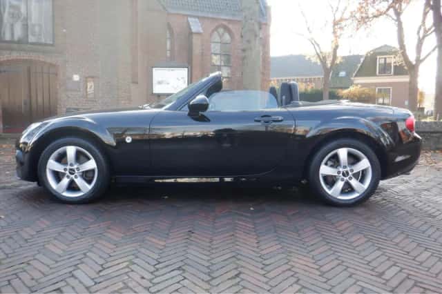 Mazda MX-5 (2013) thumbnail 2