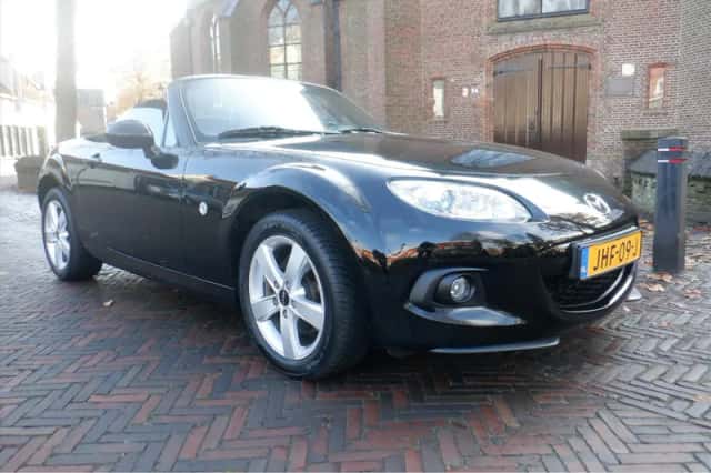 Mazda MX-5 (2013) thumbnail 3