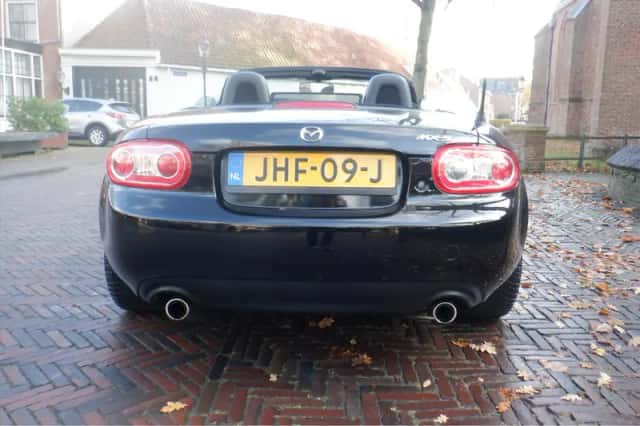 Mazda MX-5 (2013) thumbnail 4