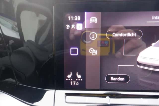 Volkswagen Golf (2022) thumbnail 4