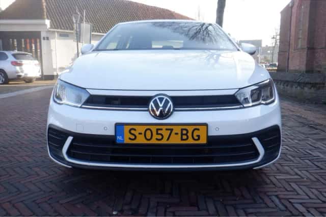 Volkswagen Polo (2023) thumbnail 3