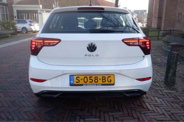Volkswagen Polo (2023) thumbnail 3