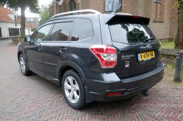 Subaru Forester (2015) thumbnail 3