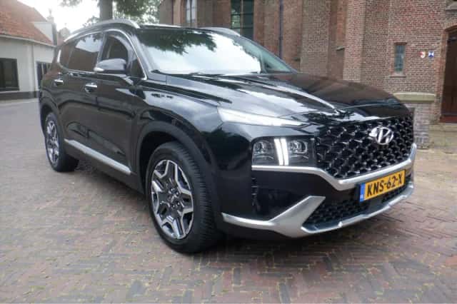 Hyundai Santa Fe (2021) thumbnail 3