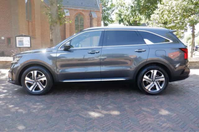 Kia Sorento (2021) thumbnail 2