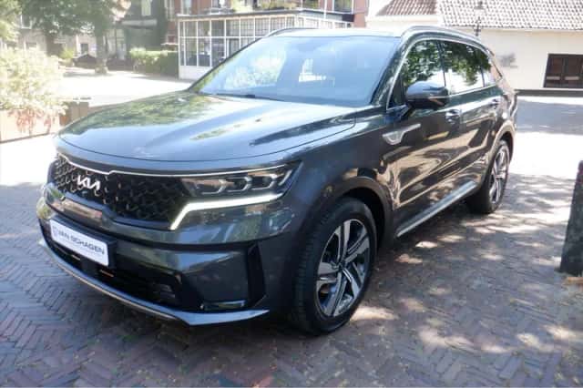 Kia Sorento (2021) thumbnail 4