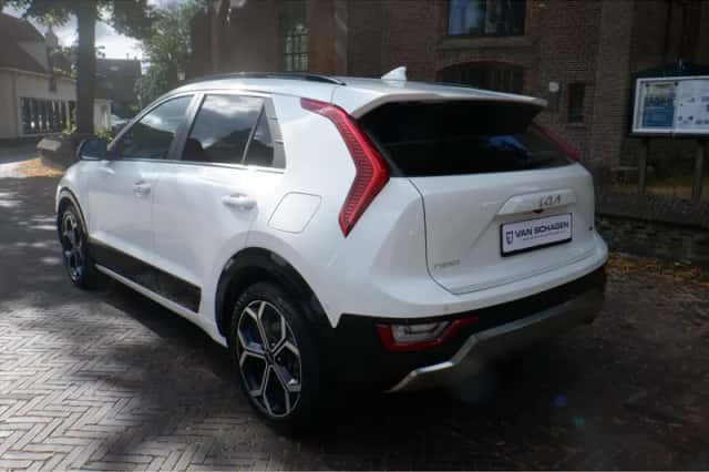 Kia Niro (2023) thumbnail 5
