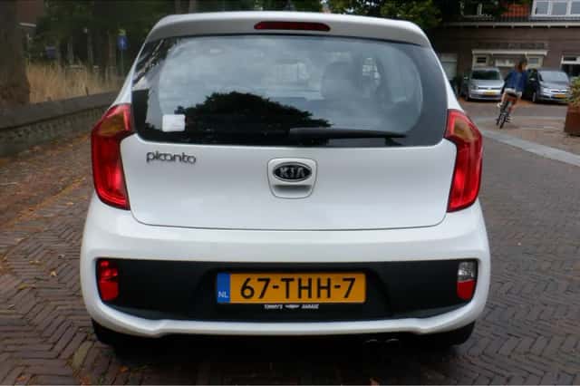 Kia Picanto (2012) thumbnail 2