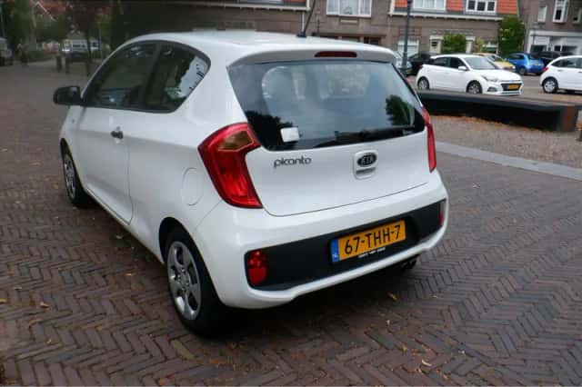 Kia Picanto (2012) thumbnail 5