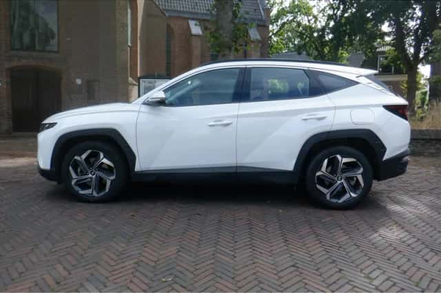 Hyundai Tucson (2022) thumbnail 3
