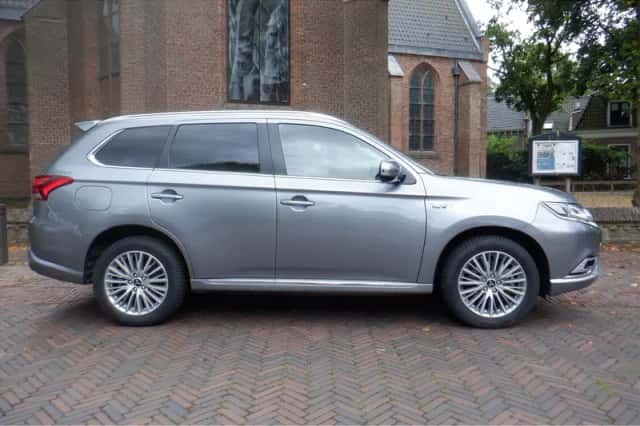 Mitsubishi Outlander (2019) thumbnail 1