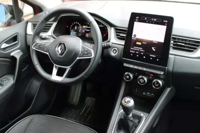 Renault Captur (2024) thumbnail 6