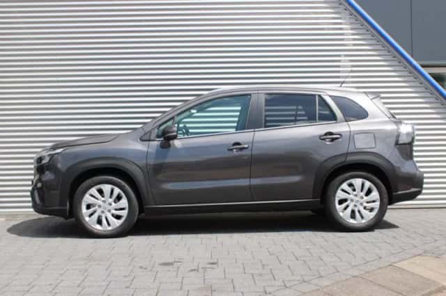 Suzuki S-Cross (2025) thumbnail 3