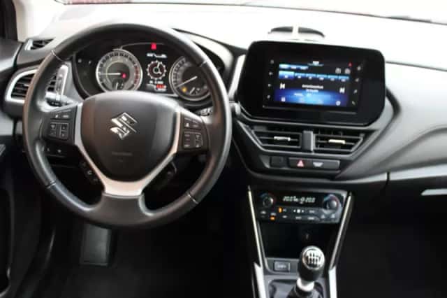 Suzuki S-Cross (2022) thumbnail 2