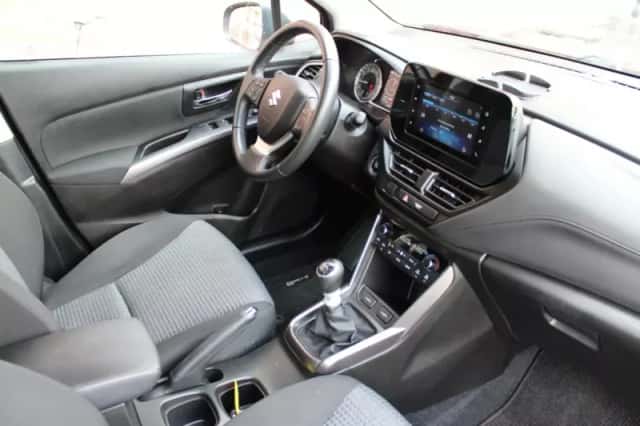 Suzuki S-Cross (2022) thumbnail 4
