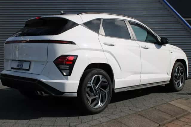 Hyundai Kona (2023) thumbnail 3