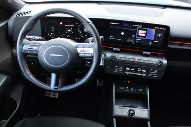 Hyundai Kona (2023) thumbnail 4
