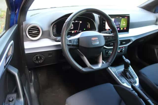 SEAT Arona (2024) thumbnail 6
