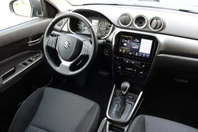 Suzuki Vitara (2025) thumbnail 2