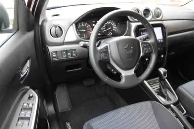 Suzuki Vitara (2025) thumbnail 6